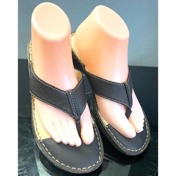 BORN Thong Brown Leather Women’s Sandals Shoes 8 Medium - Picture 2 of 12